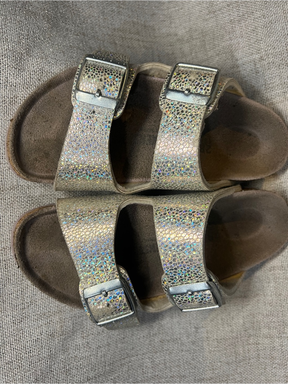 Birkenstock Holographic Glitter Sandal~Toddler SIZE: 10/28 - Picture 4 of 11